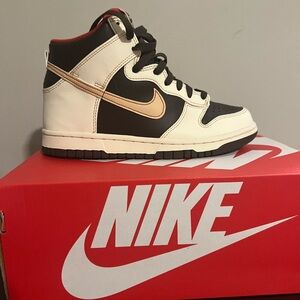 Nike High-Top Dunks Sneakers - Brown and cream  and touch of tan